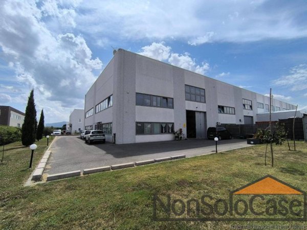 locale commerciale in vendita a Prato in zona San Giusto