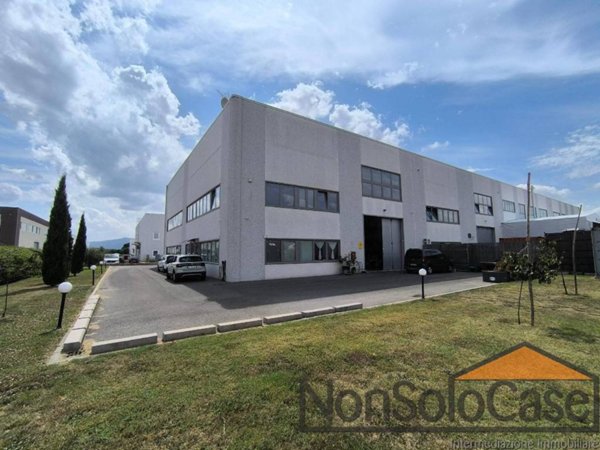 locale commerciale in vendita a Prato in zona San Giusto