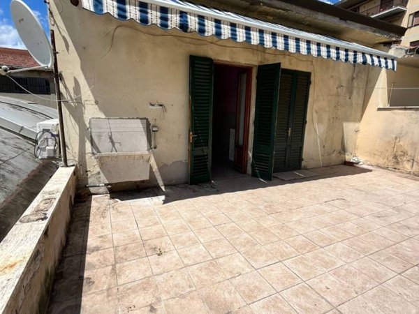 casa indipendente in vendita a Prato