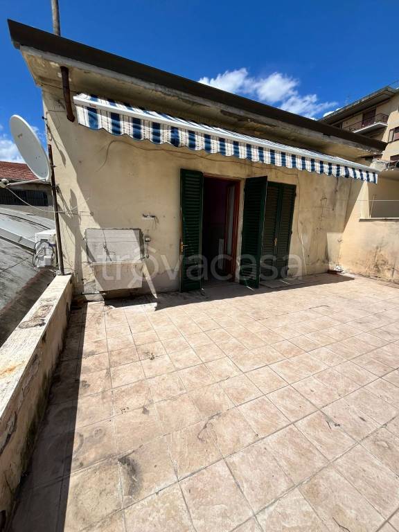 casa indipendente in vendita a Prato