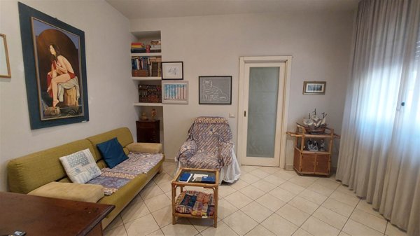 casa indipendente in vendita a Prato in zona Iolo