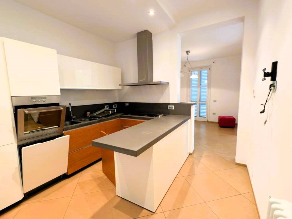 casa indipendente in vendita a Prato