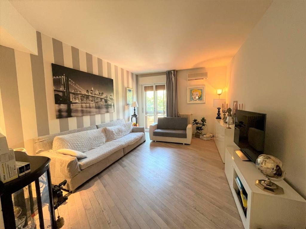 appartamento in vendita a Prato in zona Santa Lucia