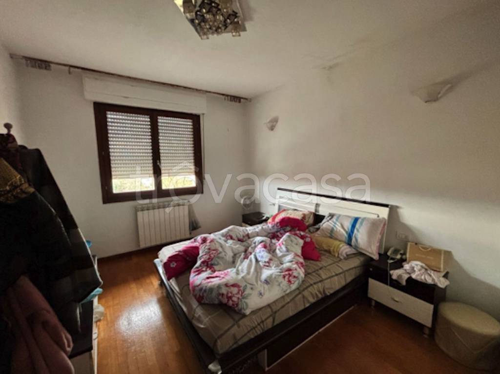 appartamento in vendita a Prato in zona Paperino