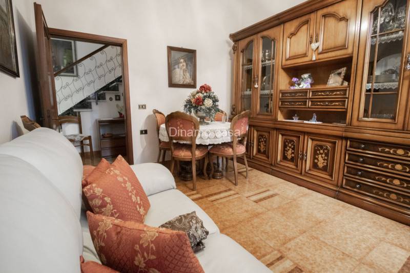 casa indipendente in vendita a Prato in zona Grignano