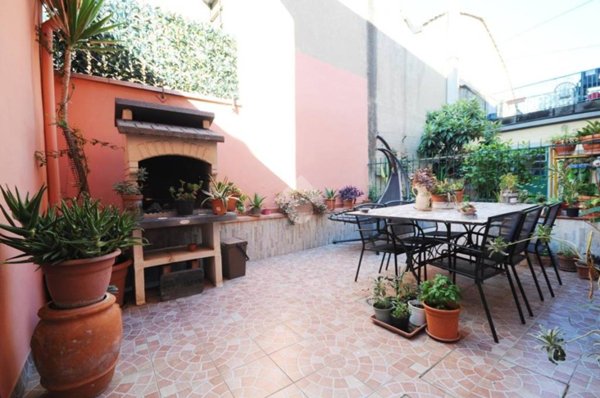 casa indipendente in vendita a Prato