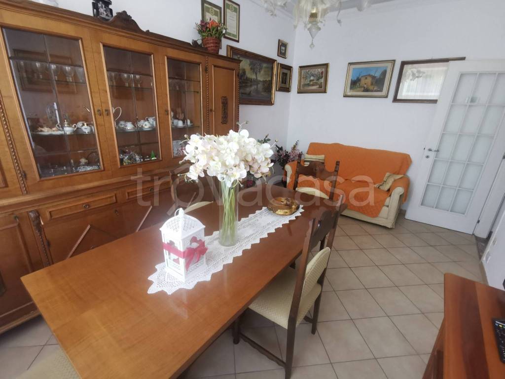 appartamento in vendita a Prato in zona San Giusto