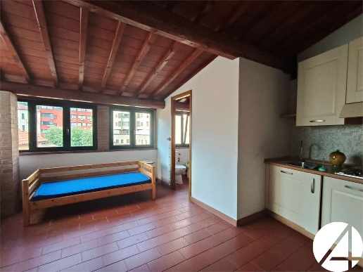 casa indipendente in vendita a Prato