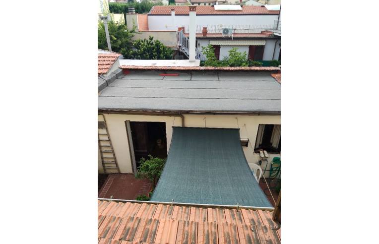 casa indipendente in vendita a Prato