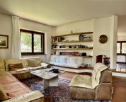 casa indipendente in vendita a Prato