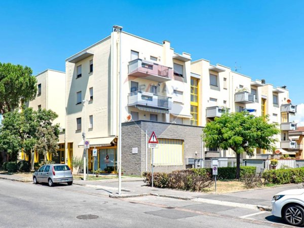 negozio in vendita a Prato