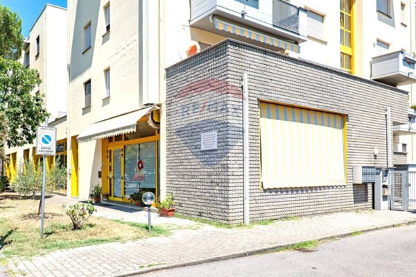 negozio in vendita a Prato