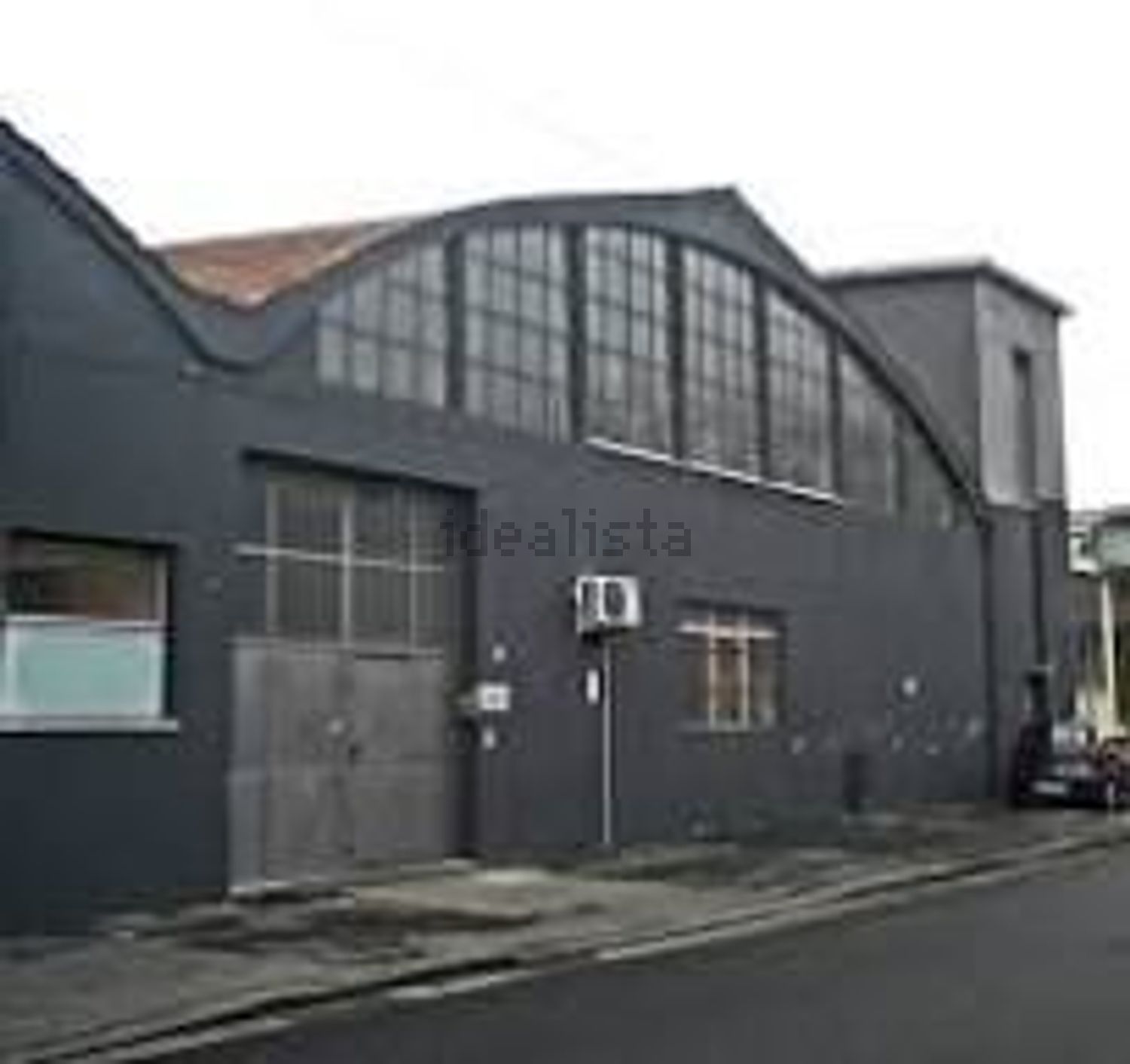 locale di sgombero in vendita a Prato