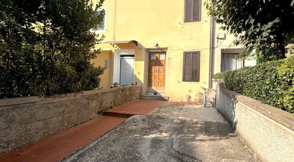 casa indipendente in vendita a Prato in zona La Querce