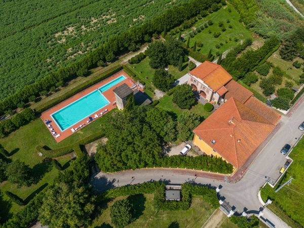 casa indipendente in vendita a Prato in zona Gonfienti