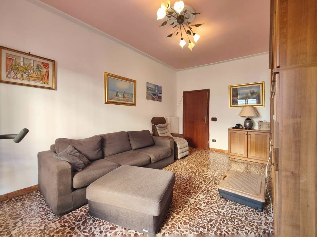 appartamento in vendita a Prato in zona Le Badie