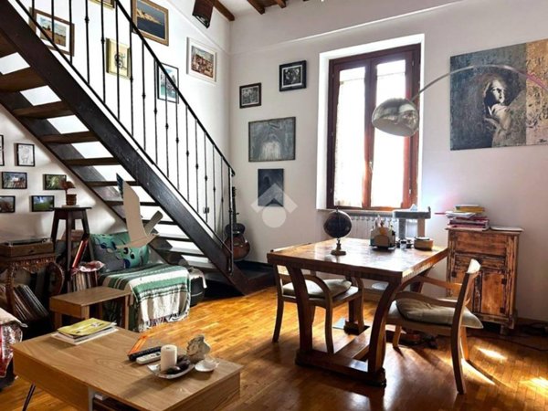 casa indipendente in vendita a Prato