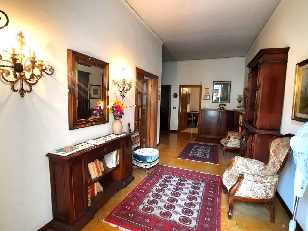 casa indipendente in vendita a Prato