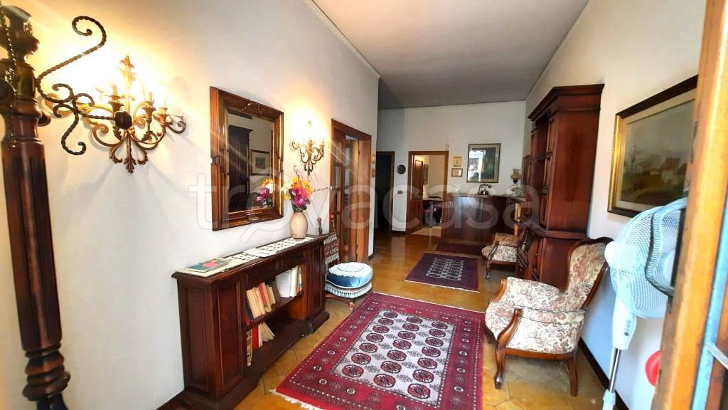casa indipendente in vendita a Prato
