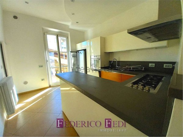 casa indipendente in vendita a Prato
