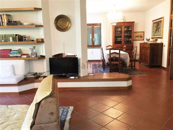 casa indipendente in vendita a Prato