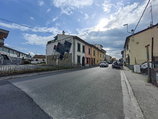 casa indipendente in vendita a Prato in zona Viaccia
