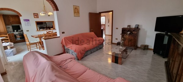 casa indipendente in vendita a Prato