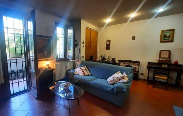 casa indipendente in vendita a Prato