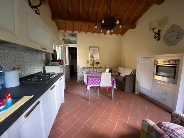 casa indipendente in vendita a Prato