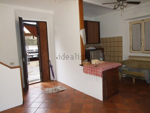 casa indipendente in vendita a Prato