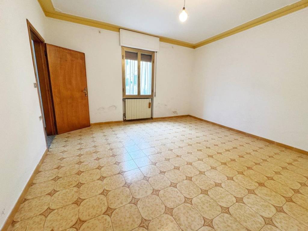 quadrivano in vendita a Prato in zona Paperino