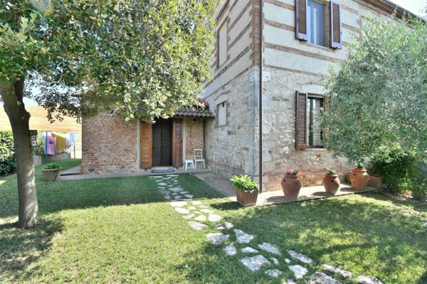 appartamento in vendita a Prato in zona Castelnuovo
