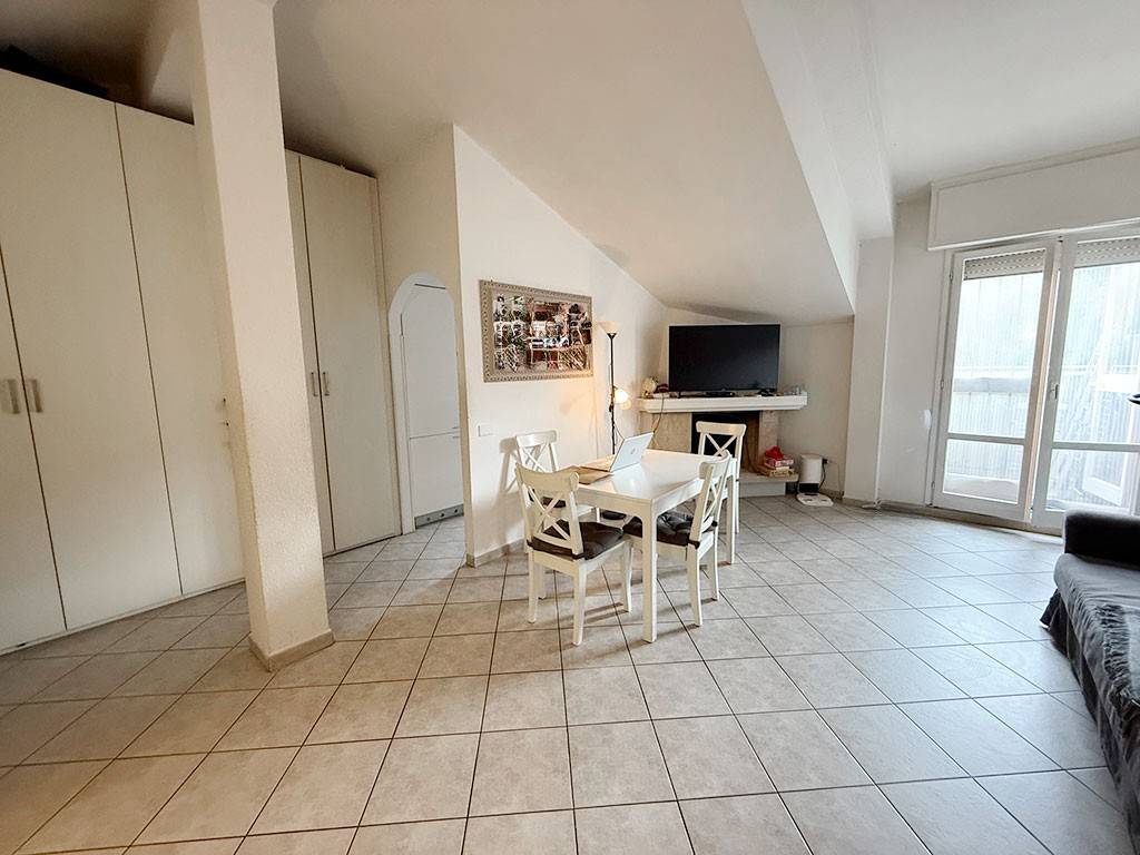 appartamento in vendita a Prato in zona Santa Lucia