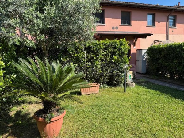 appartamento in vendita a Prato in zona Castelnuovo
