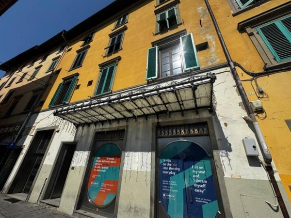 negozio in vendita a Prato