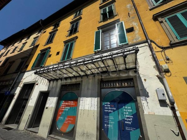negozio in vendita a Prato