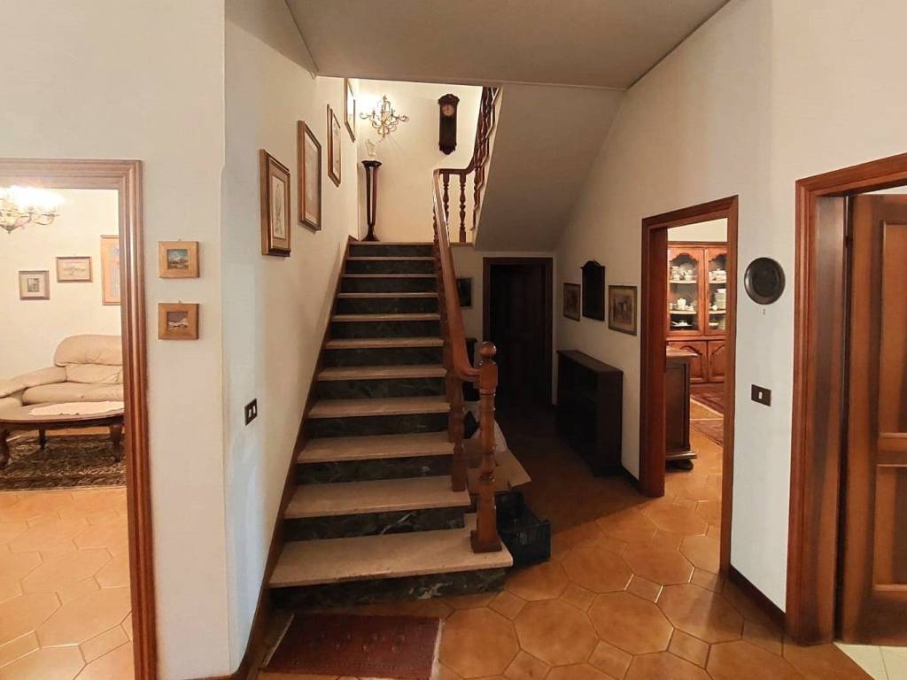 casa indipendente in vendita a Prato