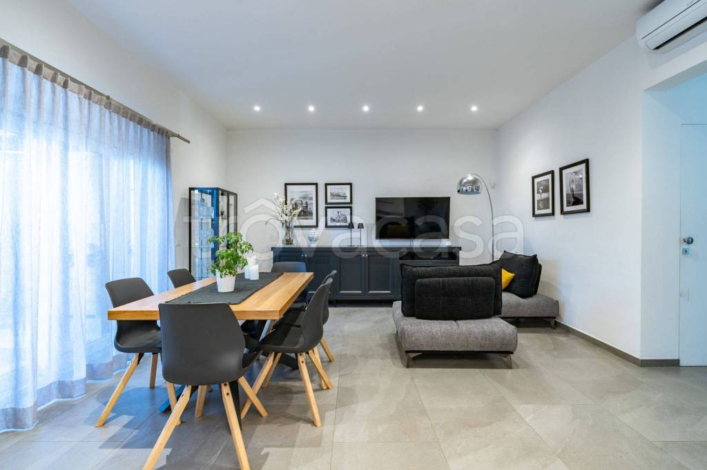 casa indipendente in vendita a Prato in zona San Giusto