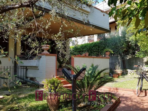 appartamento in vendita a Prato in zona Carteano