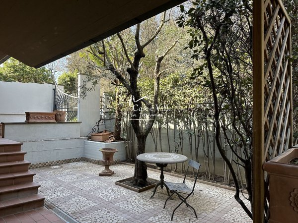 casa indipendente in vendita a Prato in zona Sacca