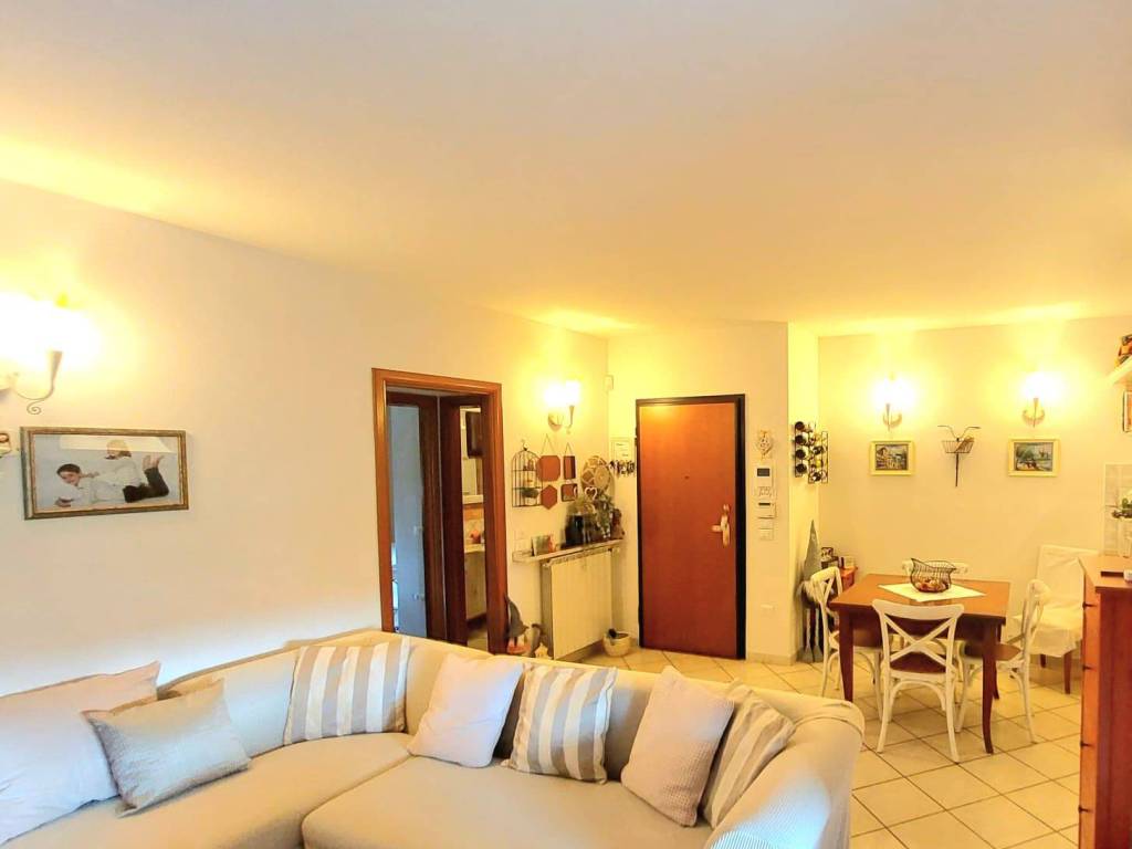 appartamento in vendita a Prato in zona Grignano