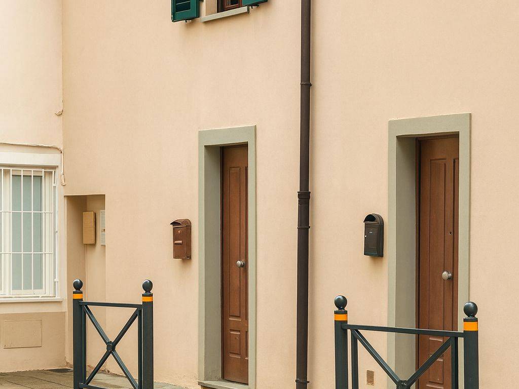casa indipendente in vendita a Prato