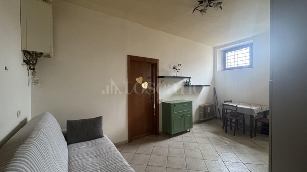 casa indipendente in vendita a Prato in zona Vergaio