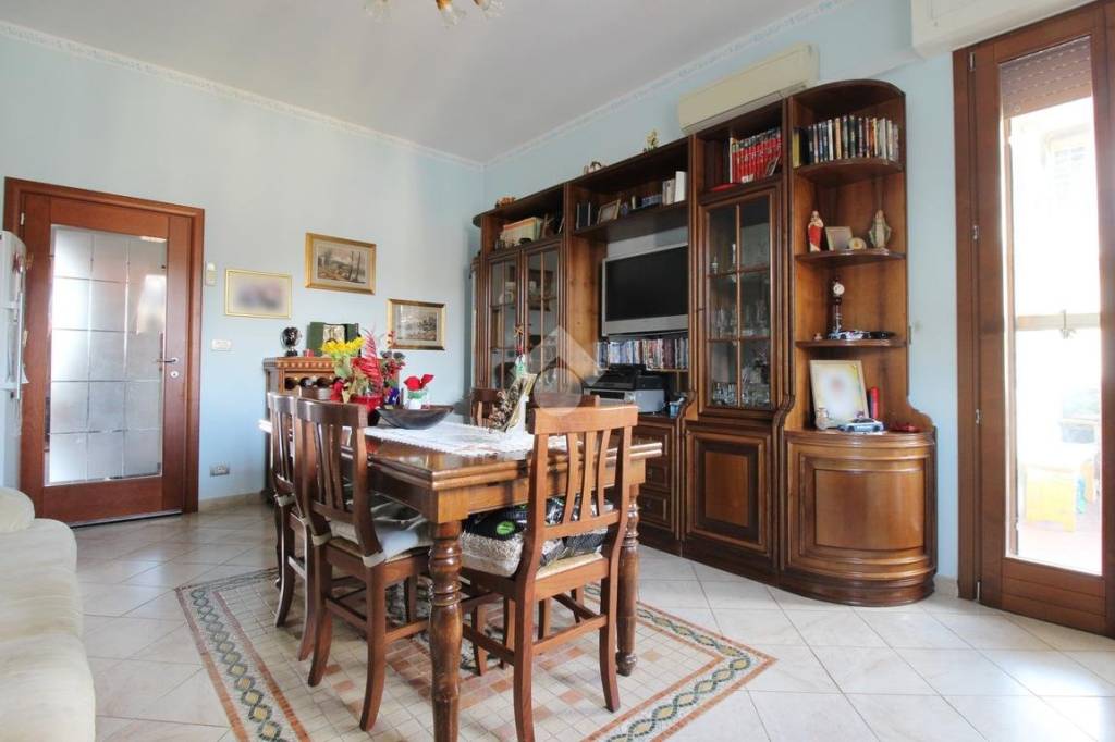appartamento in vendita a Prato in zona Maliseti