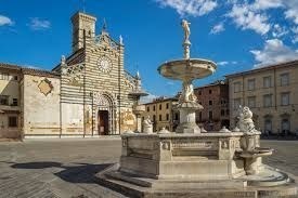 casa indipendente in vendita a Prato