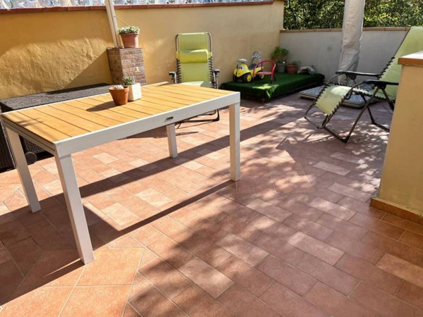 appartamento in vendita a Prato in zona Iolo