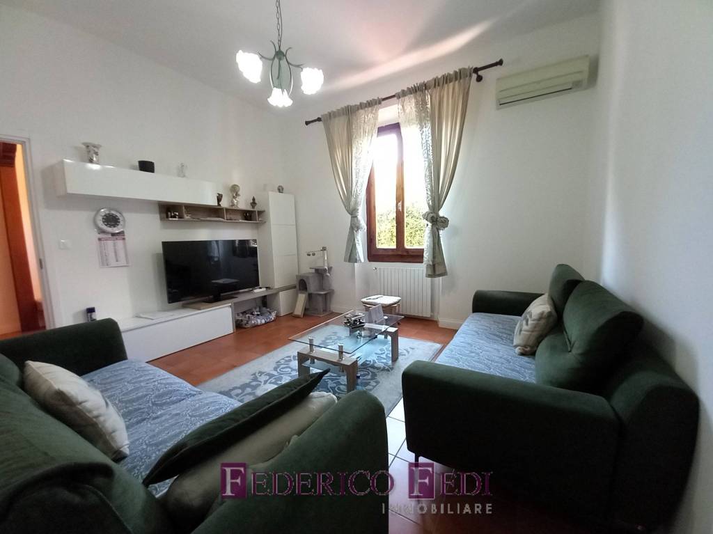 casa indipendente in vendita a Prato