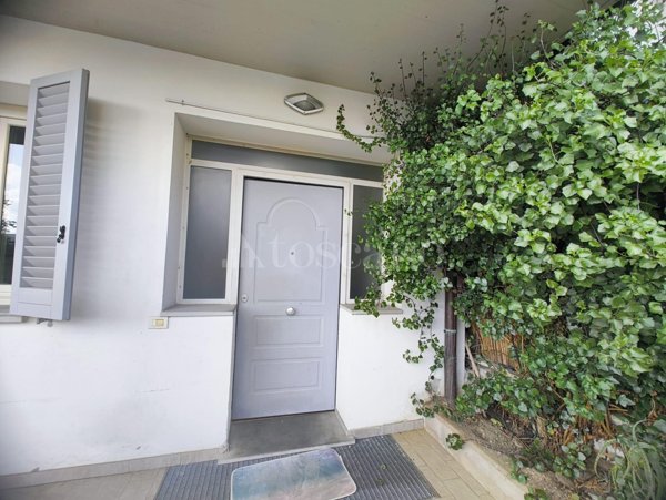 casa indipendente in vendita a Prato in zona Cafaggio