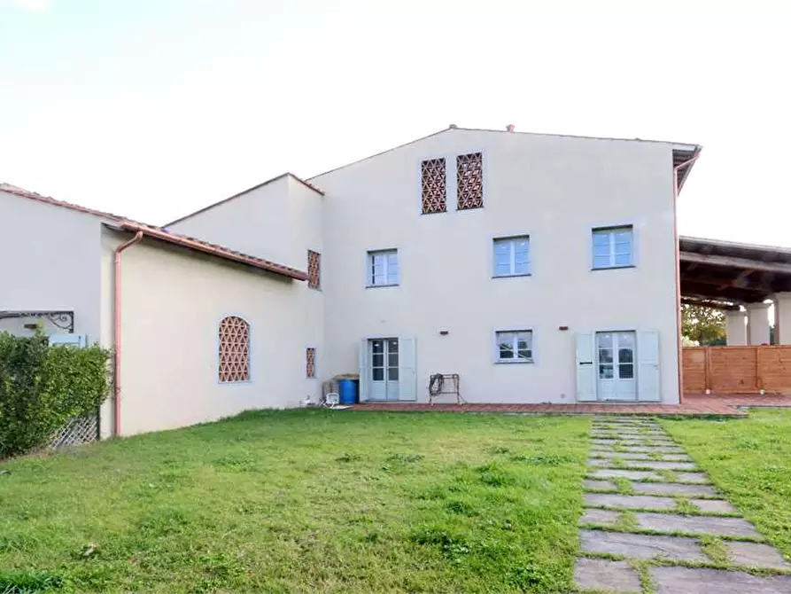 casa indipendente in vendita a Prato in zona Casale