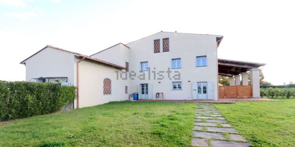 casa indipendente in vendita a Prato in zona Casale